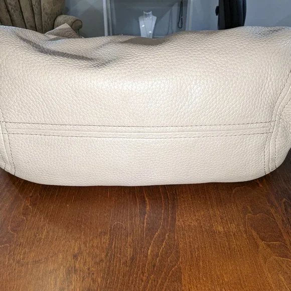 Michael Kors Slouchy Hobo bag Very Good Condition - Picture 5 of 11